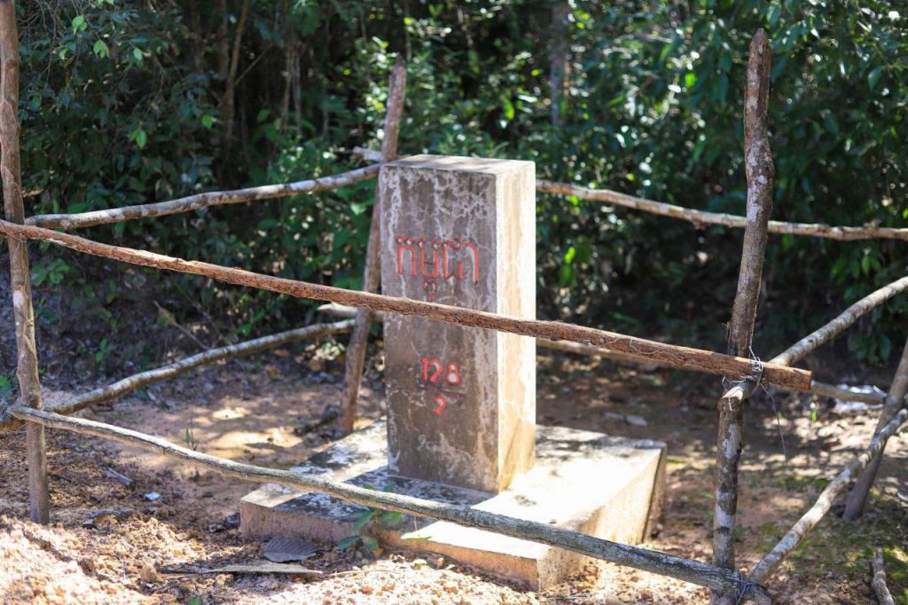 កម្ពុជា – 128 / 2 – បង្គោលបំពេញបន្ថែម